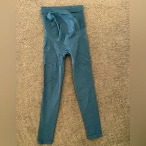 Blanqi maternity leggings size Small